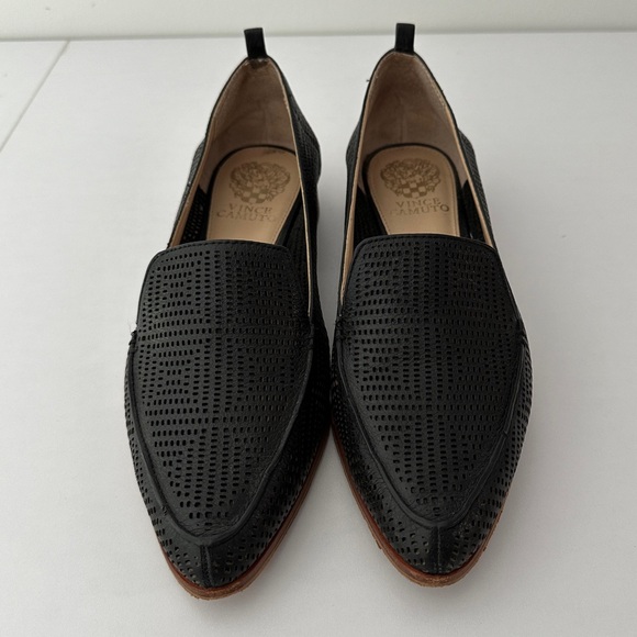 Vince Camuto Kade Perforated Black Leather Loafers Pointed Toe Size 9M - Picture 4 of 9